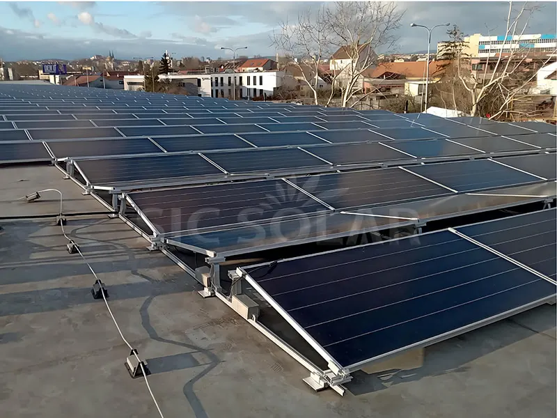 জার্মানিতে 120KW পূর্ব-পশ্চিম সোলার প্যানেল ব্যালাস্ট মাউন্টিং সিস্টেম