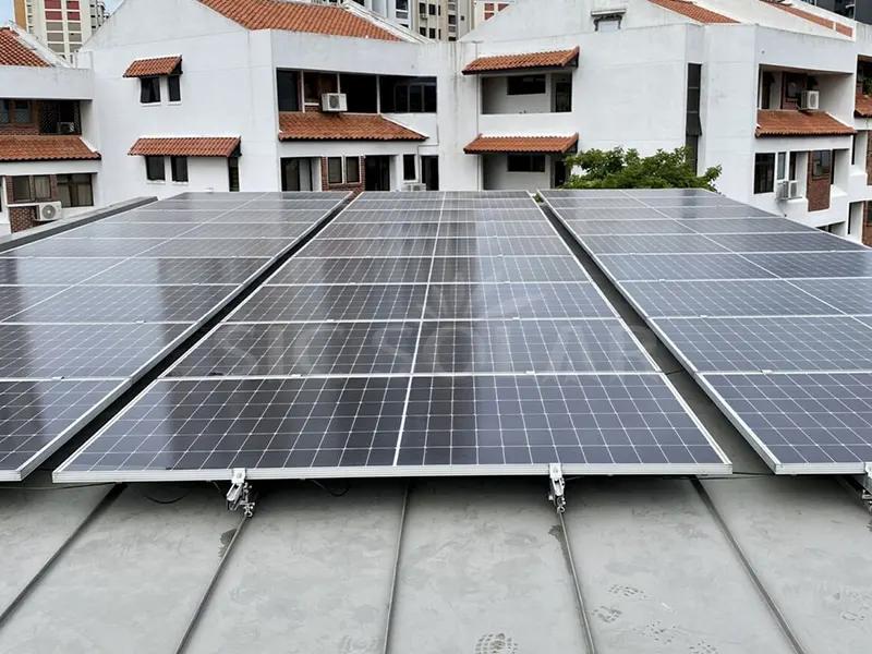 সিঙ্গাপুরের জন্য 30KW মেটাল রুফ সোলার মাউন্টিং সিস্টেম